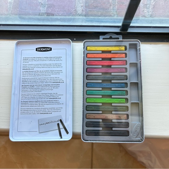 NEW Derwent Inktense Ink Blocks 12 Watercolor Tin Set - Picture 3 of 4